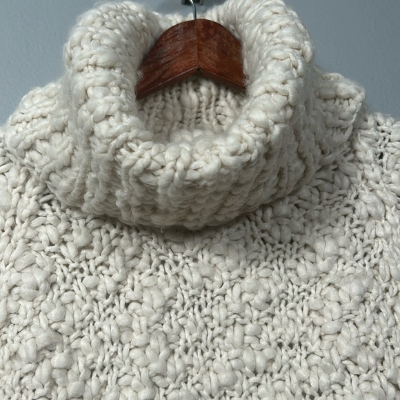 Vivienne Tam White Cream Chunky Knit Turtleneck Sweater size XS - Picture 9 of 16